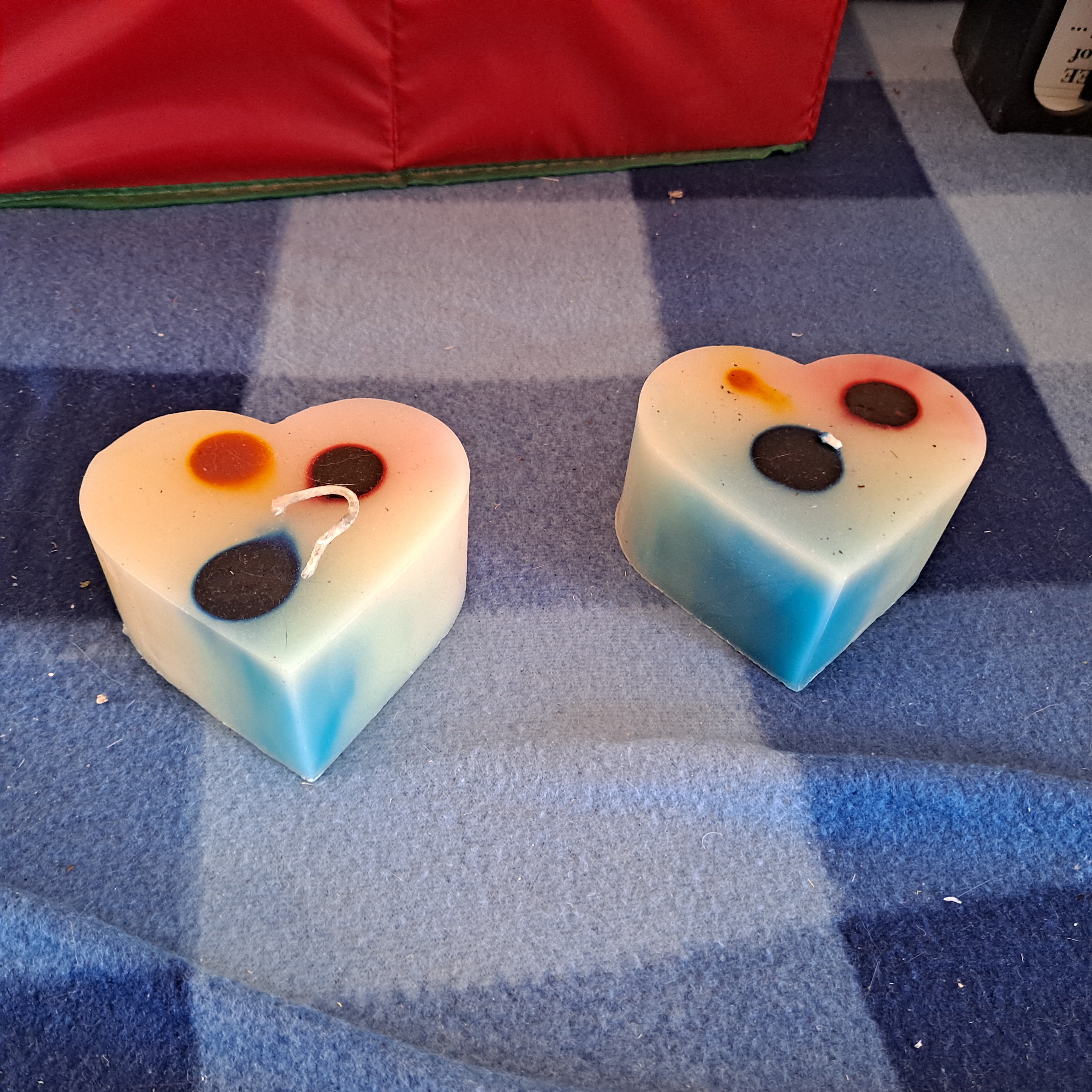 2 Heart Beeswax Red Blue Yellow Coconut