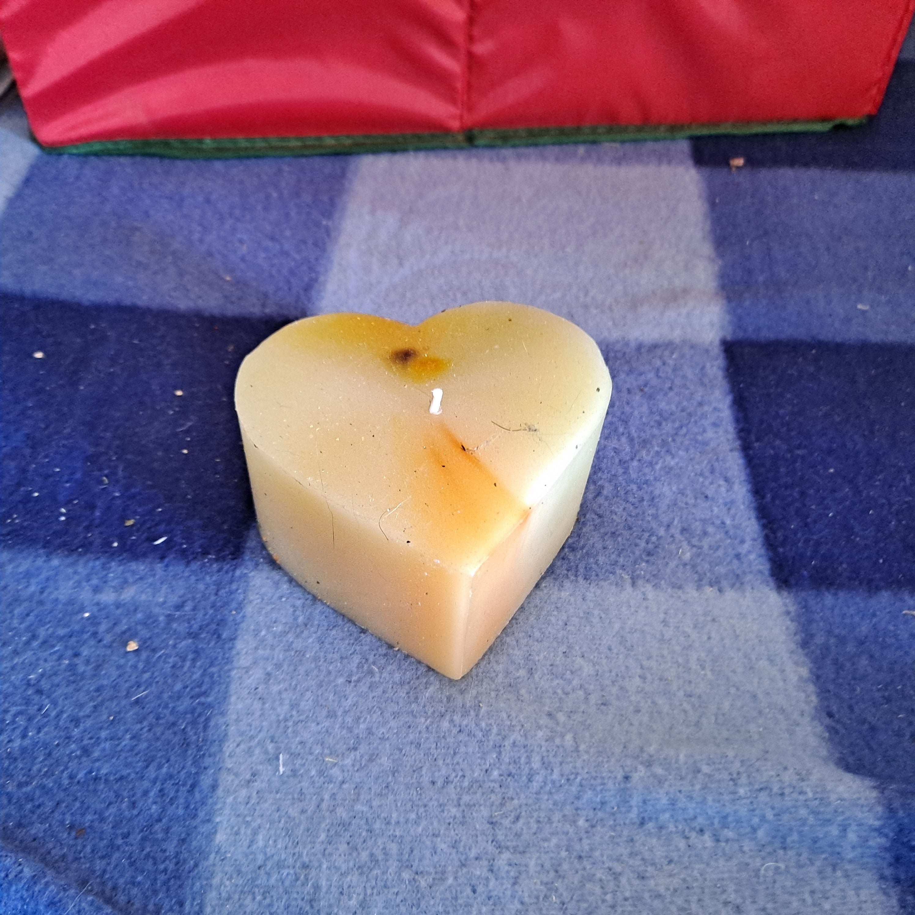 Heart Beeswax Yellow Coconut